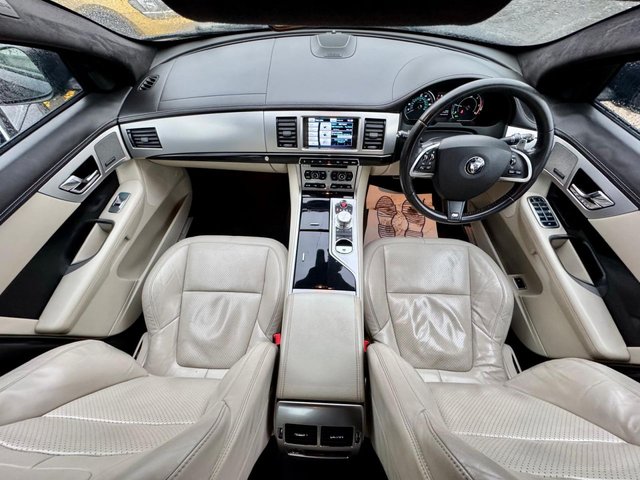 2014 JAGUAR XF 3.0d S V6 Portfolio Saloon 4dr Diesel Auto Euro 5 (s/s) (275 ps) - Photo 8
