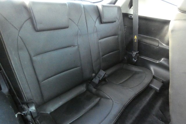 2013 NISSAN QASHQAI+2 - Photo 9