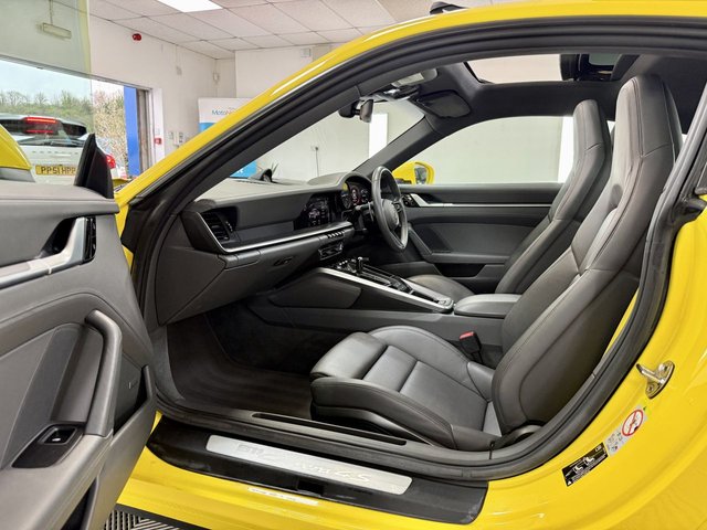 2019 PORSCHE 911 2019 3.0T 992 Carrera 4S Coupe 2dr Petrol PDK 4WD Euro 6 (s/s) (450 ps) - Photo 2