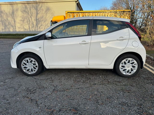 2020 TOYOTA AYGO 1.0 VVT-i x-play Hatchback 5dr Petrol Manual Euro 6 (Safety Sense) (71 ps) - Photo 12