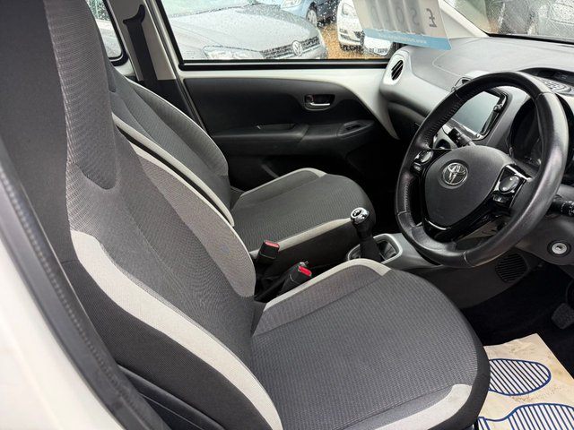 2020 TOYOTA AYGO 1.0 VVT-i x-play Hatchback 5dr Petrol Manual Euro 6 (Safety Sense) (71 ps) - Photo 5