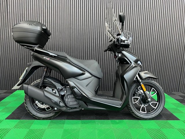 View our VOGE SR16