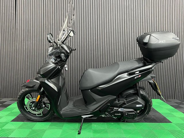 View our VOGE SR16