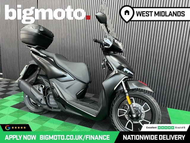 View our VOGE SR16