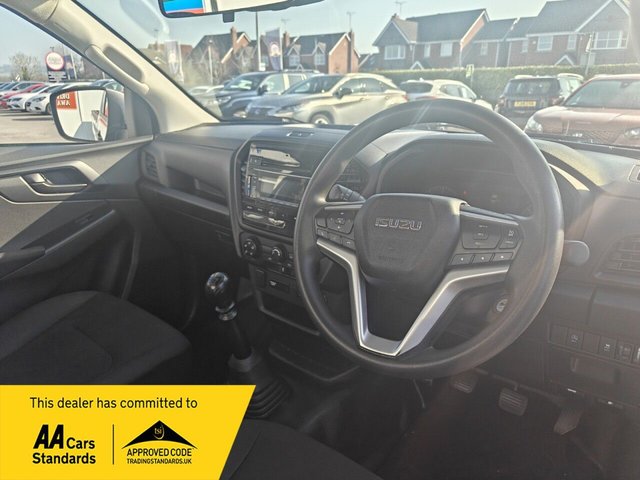 2022 ISUZU D-MAX - Photo 3