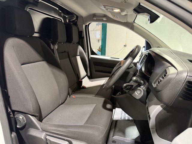 2022 VAUXHALL VIVARO - Photo 5