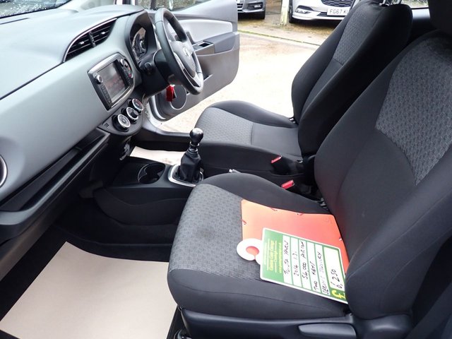 2014 TOYOTA YARIS - Photo 11