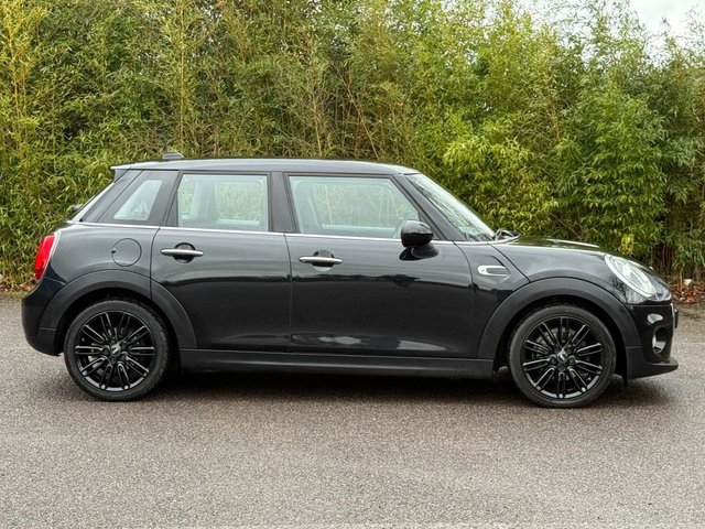 2018 MINI Hatch 1.5L Cooper 5dr - Photo 3