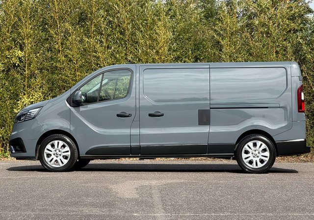 View our RENAULT TRAFIC