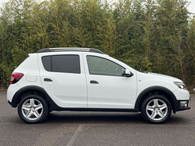 2015 Dacia Sandero Stepway 0.9L Ambiance 5dr - Photo 3