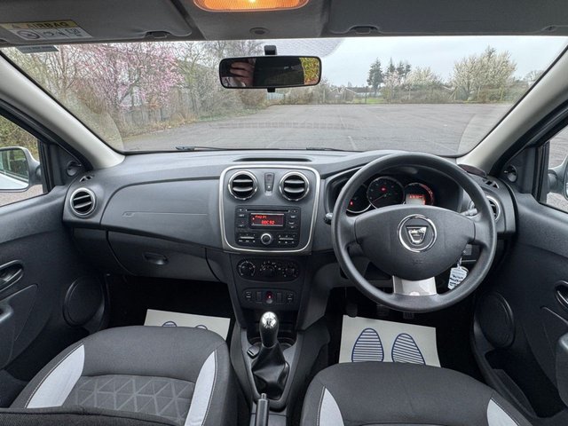 2015 Dacia Sandero Stepway 0.9L Ambiance 5dr - Photo 11
