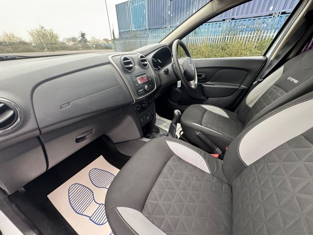 2015 Dacia Sandero Stepway 0.9L Ambiance 5dr - Photo 8