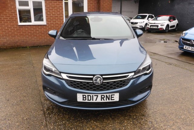 2017 VAUXHALL ASTRA - Photo 8