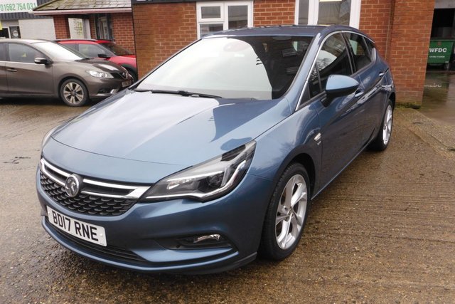 2017 VAUXHALL ASTRA - Photo 9