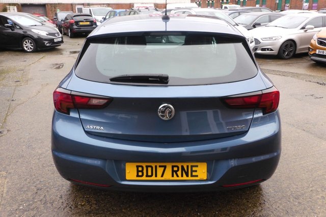 2017 VAUXHALL ASTRA - Photo 12