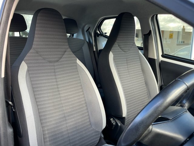 2019 TOYOTA AYGO 2019 1.0 VVT-i x-play Hatchback 5dr Petrol Manual Euro 6 (71 ps) - Photo 6