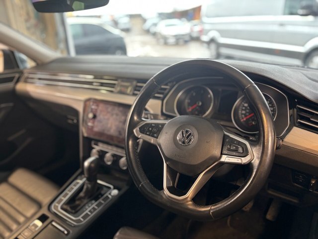 2019 Volkswagen Passat 2L Sel 5dr - Photo 2