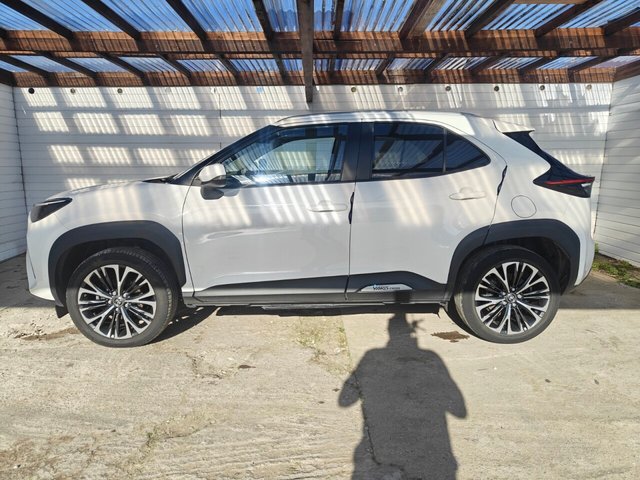 2022 TOYOTA YARIS CROSS - Photo 3