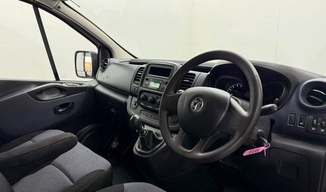 2016 VAUXHALL VIVARO - Photo 11