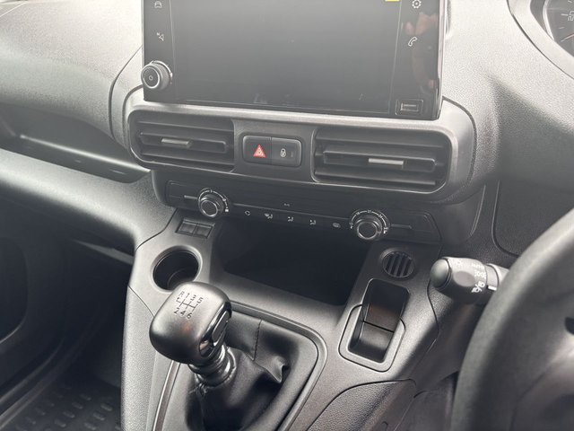 2023 Peugeot Partner 1.5L Professional Premium + 5dr - Photo 10
