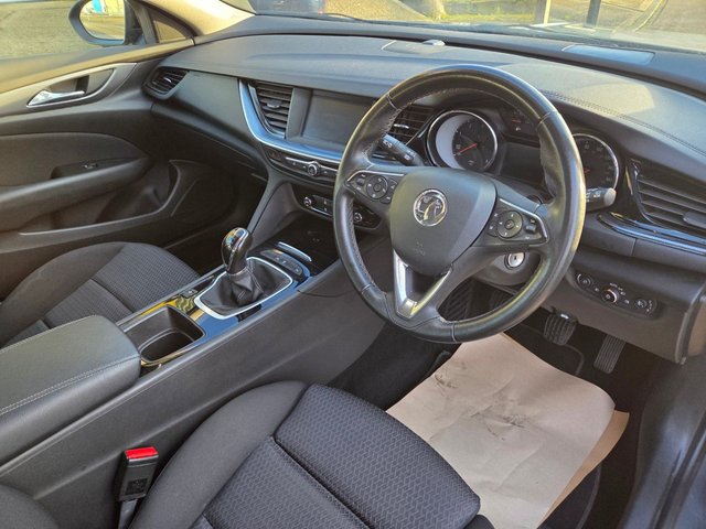 2020 VAUXHALL INSIGNIA 1.5 Turbo D SE Nav Grand Sport 5dr Diesel Manual Euro 6 (s/s) (122 ps) - Photo 9