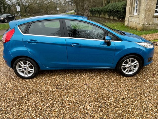 2015 FORD FIESTA 1.25 Zetec Euro 6 5dr - Photo 2