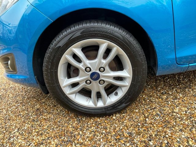 2015 FORD FIESTA 1.25 Zetec Euro 6 5dr - Photo 9