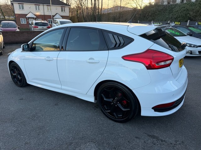 2017 Ford Focus 2L St-3 5dr - Photo 7