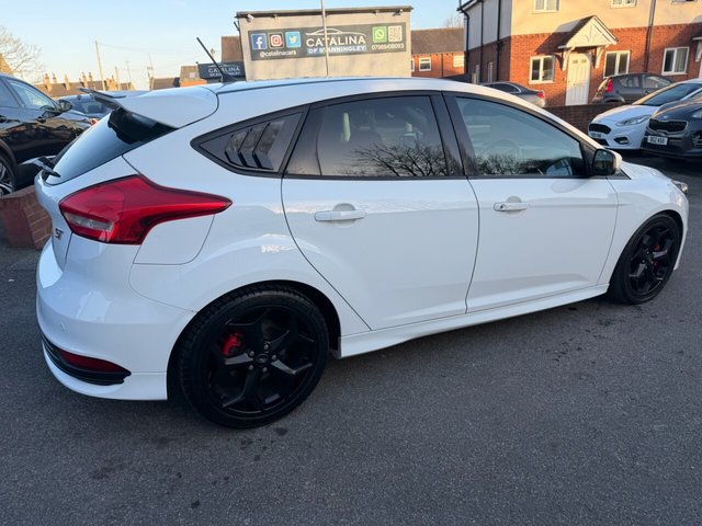 2017 Ford Focus 2L St-3 5dr - Photo 8