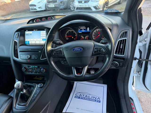 2017 Ford Focus 2L St-3 5dr - Photo 4
