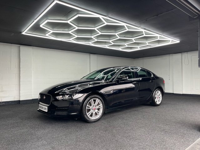 2017 Jaguar Xe - Photo 12