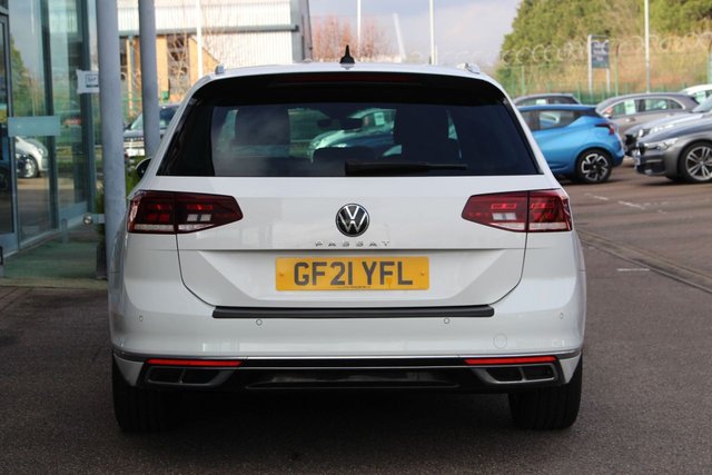 2021 VOLKSWAGEN PASSAT 2.0 TDI EVO R-Line Estate 5dr Diesel DSG Euro 6 (s/s) (150 ps) - Photo 6