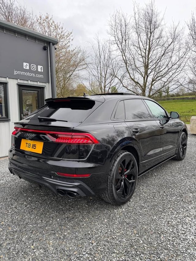 View our AUDI Q8