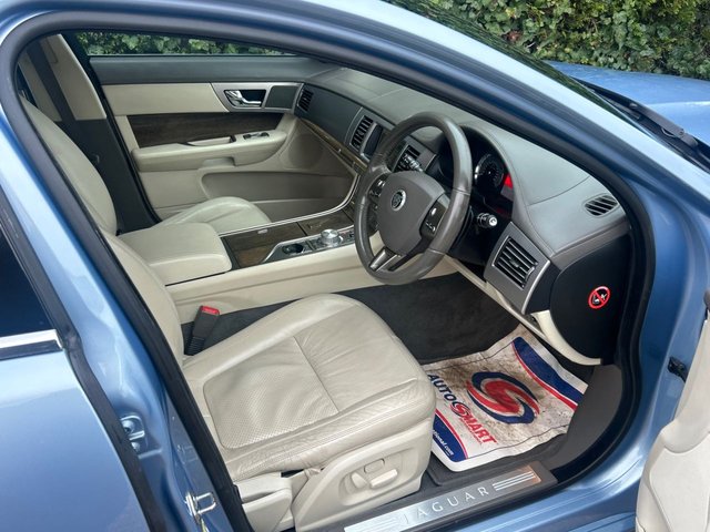 2010 JAGUAR XF - Photo 11