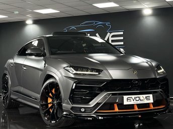 2022 LAMBORGHINI URUS