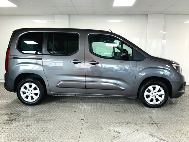 2022 Vauxhall Combo Life 1.5L Se 5dr - Photo 3