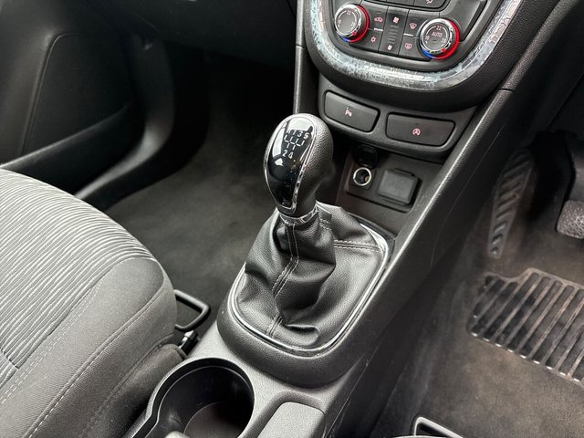 2016 VAUXHALL MOKKA 1.6i Exclusiv SUV 5dr Petrol Manual 2WD Euro 6 (s/s) (115 ps) - Photo 11