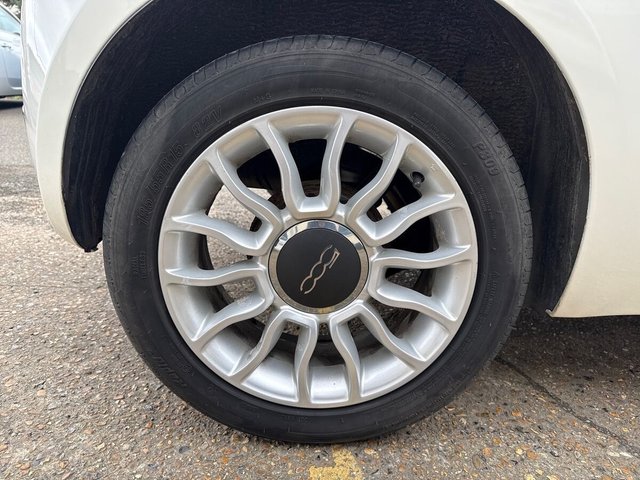 2010 FIAT 500C 1.2 Lounge Convertible 2dr Petrol Manual Euro 5 (69 bhp) - Photo 6