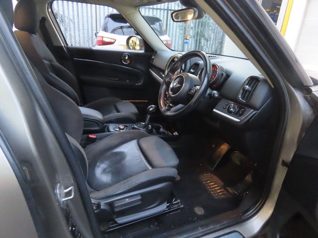 View our MINI COUNTRYMAN