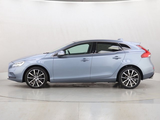 2019 Volvo V40 2L Inscription Edition 5dr - Photo 6