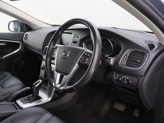 2019 Volvo V40 2L Inscription Edition 5dr - Photo 10