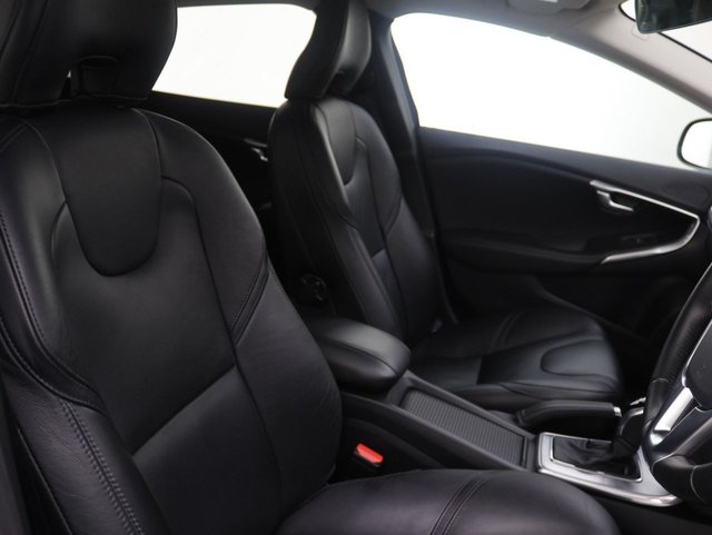 2019 Volvo V40 2L Inscription Edition 5dr - Photo 11