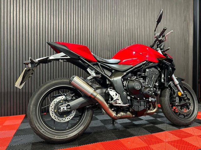View our HONDA CB1000 Hornet