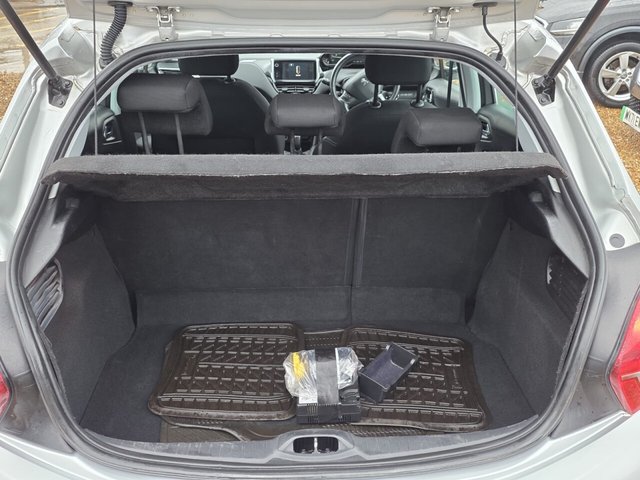 2015 PEUGEOT 208 - Photo 10