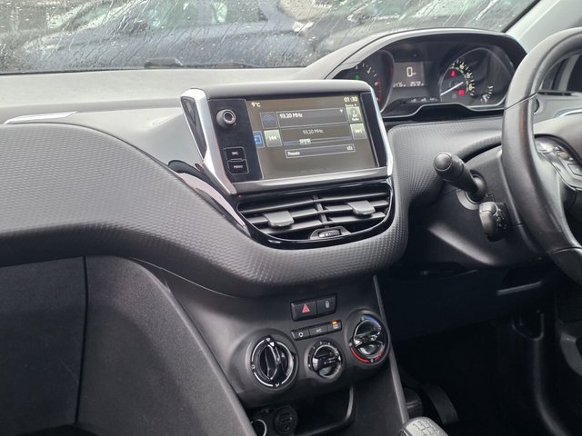 2015 PEUGEOT 208 - Photo 12
