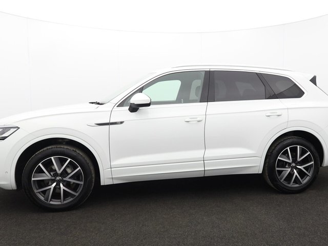 2023 Volkswagen Touareg 3L R-Line 5dr - Photo 6