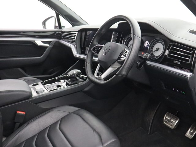 2023 Volkswagen Touareg 3L R-Line 5dr - Photo 12