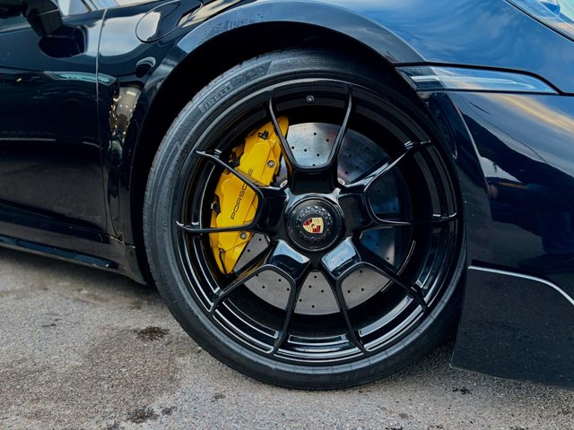 2022 PORSCHE 911 - Photo 3