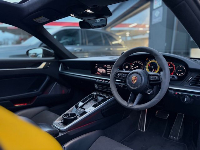 2022 PORSCHE 911 - Photo 5