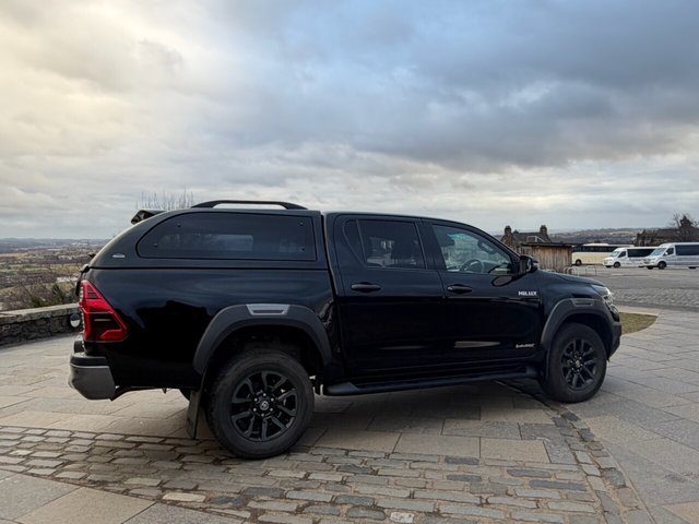 2022 TOYOTA HI-LUX 2.8 D-4D Invincible X Pickup Double Cab 4dr Diesel Manual 4WD Euro 6 (s/s) (204 ps) - Photo 4